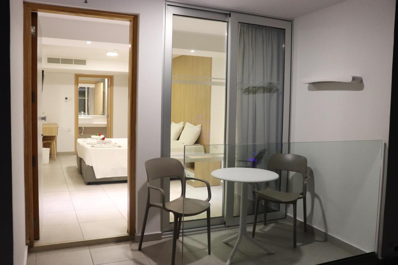 Joy Hotel Apts Ajía Nápa Eksteriør bilde