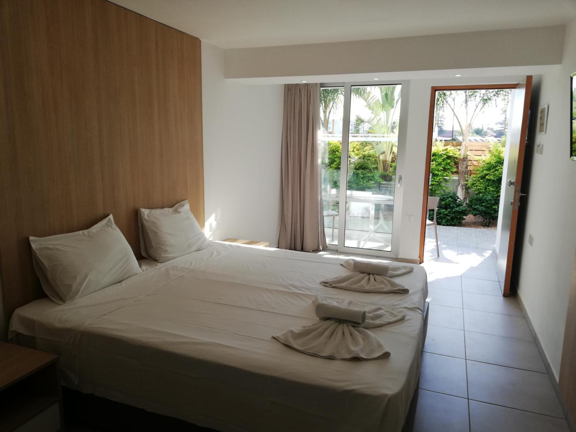 Joy Hotel Apts Ajía Nápa Eksteriør bilde