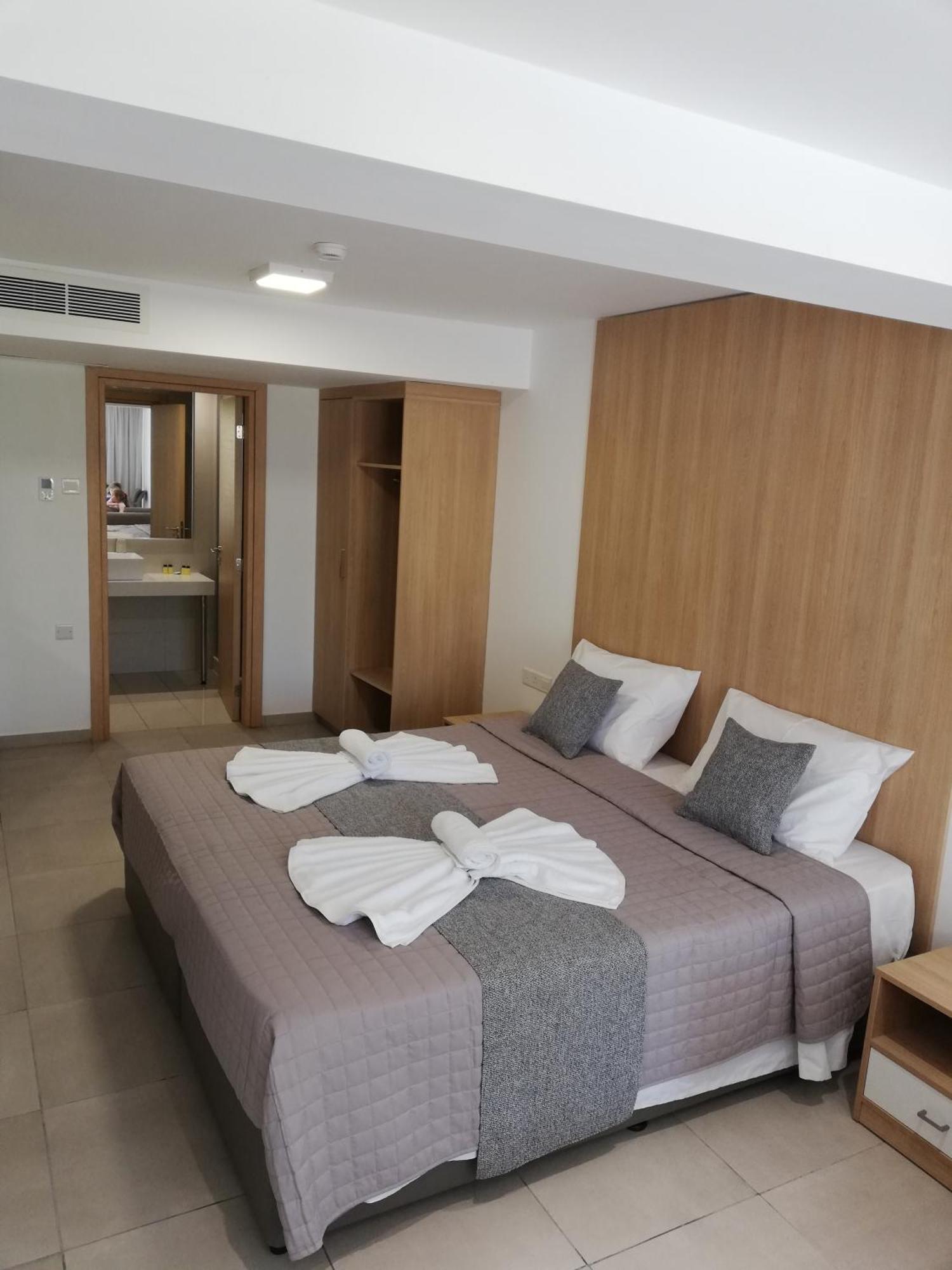 Joy Hotel Apts Ajía Nápa Eksteriør bilde
